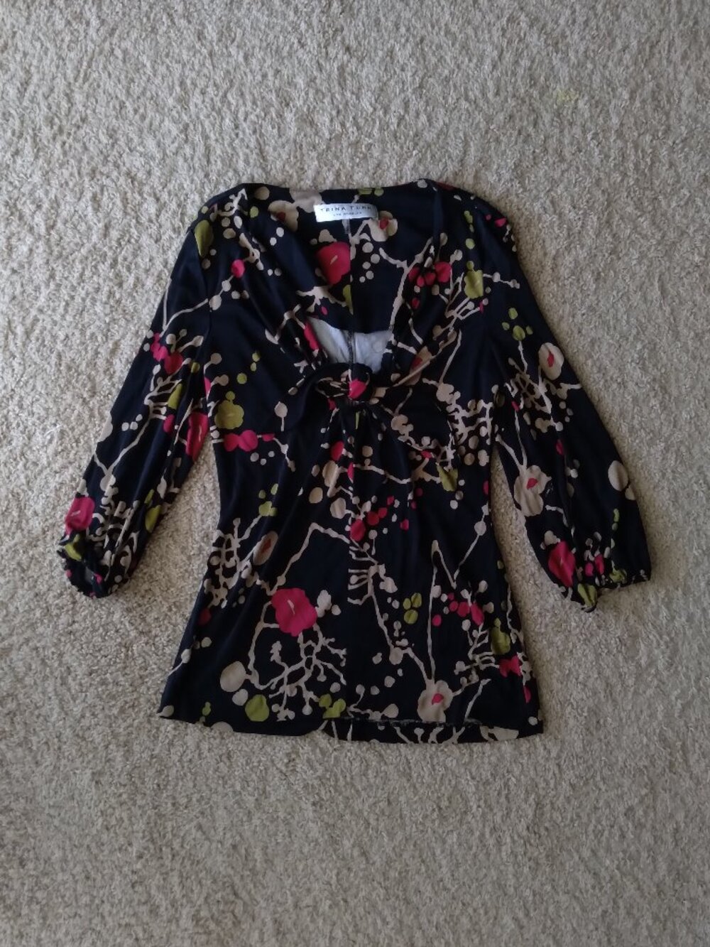 Vintage Trina Turk Black 100% silk 3/4 Sleeve Abstract Floral Top Size Large